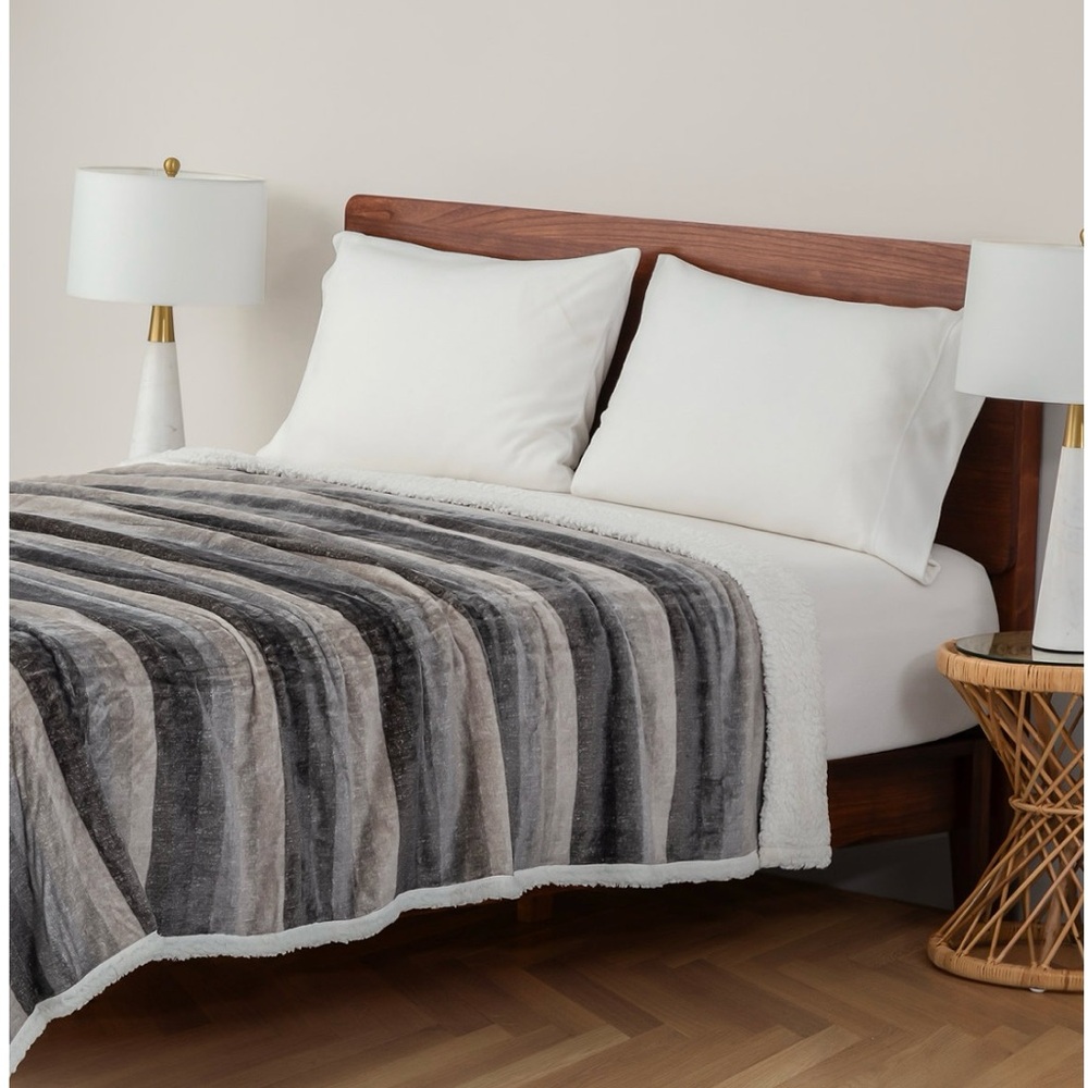 Holiday Collection Velvety Checkered blanket from Berkshire. - Picture 12 of 12